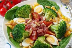 Paleo diet - living food of ancestors for health and weight loss