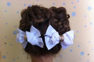 Beautiful hairstyles for girls on the day of knowledge