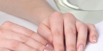 Nails peel and break: causes of the problem and treatment