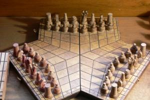 Schack för tre (regler), hur man spelar schack för tre