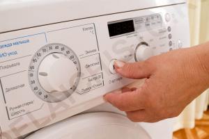 Regler för att tvätta kläder på en syntetisk winterizer i en automatisk tvättmaskin Hur man tvättar en jacka så att den syntetiska winterizer inte går vilse